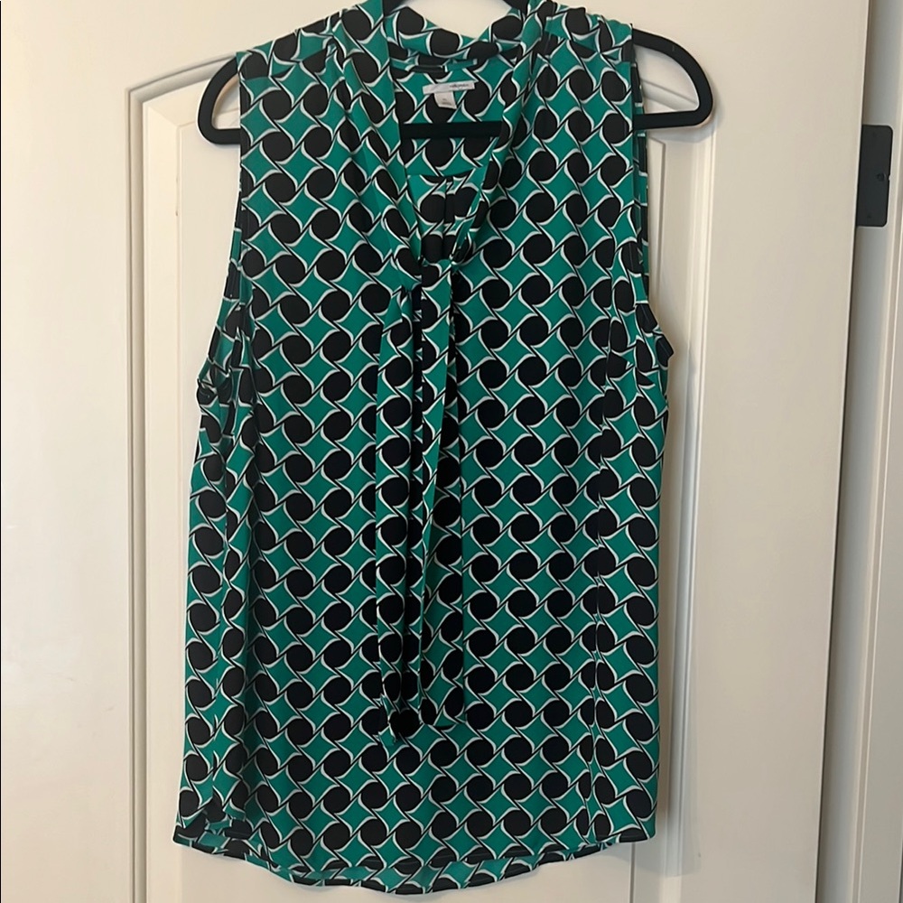 Sleeveless Geometric Green and Black Blouse with Stylish Necktie -Halogen XL